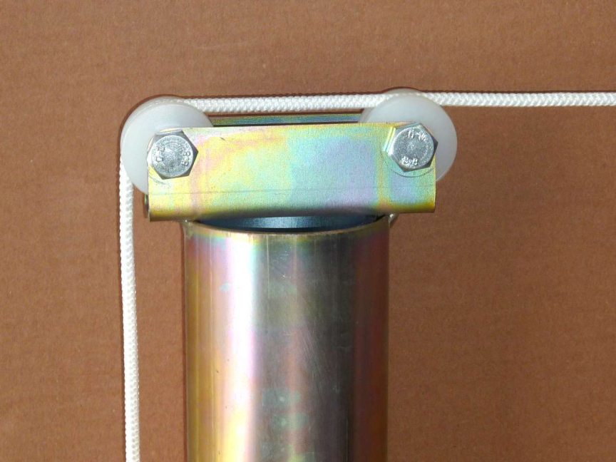 Particolare impianto pallavolo telescopico monotubolare diametro70 mm con bussole zincato completo di tendirete