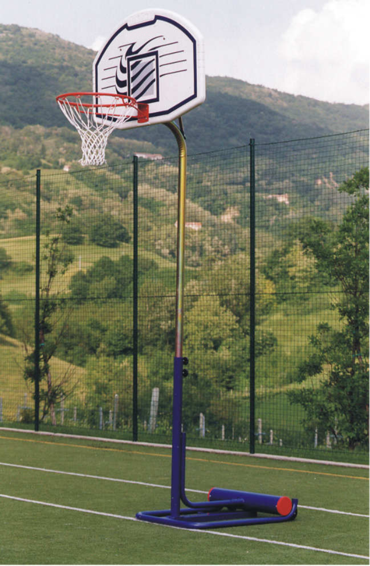 foto 2 canestro su colonna zavorrata per minibasket con tabellone misure 112x73 cm