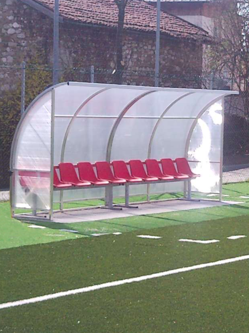 Panchina modello San Siro da 5 metri in alluminio copertura in policarbonato alveolare 10 posti