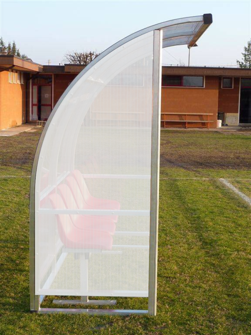 Panchina modello Wembley da 4 metri in alluminio, copertura in policarbonato alveolare 8 posti